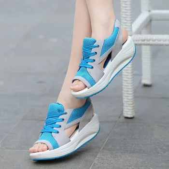 Plaj ayakkabısı Kadın Kalın Alt Yükseltme Sallanan Ayakkabı Sandalet Versiyonu Rahat Çam Ayakkabı Kadın Moda Spor Örgü Ayakkabı