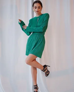Yüksek kaliteli Zarif yuvarlak boyun yeşil rahat kadın elbise 2022 moda uzun kollu pilili mini elbise bayanlar parti elbise kadın