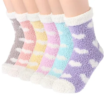 Bayanlar Sevimli Kalp Baskılı Yumuşak Bulanık Terlik Çorap Kızlar Güzel Kış Kalın Sıcak Kat Yatak Çorap Kadın Kapalı Termal Kabarık Sox